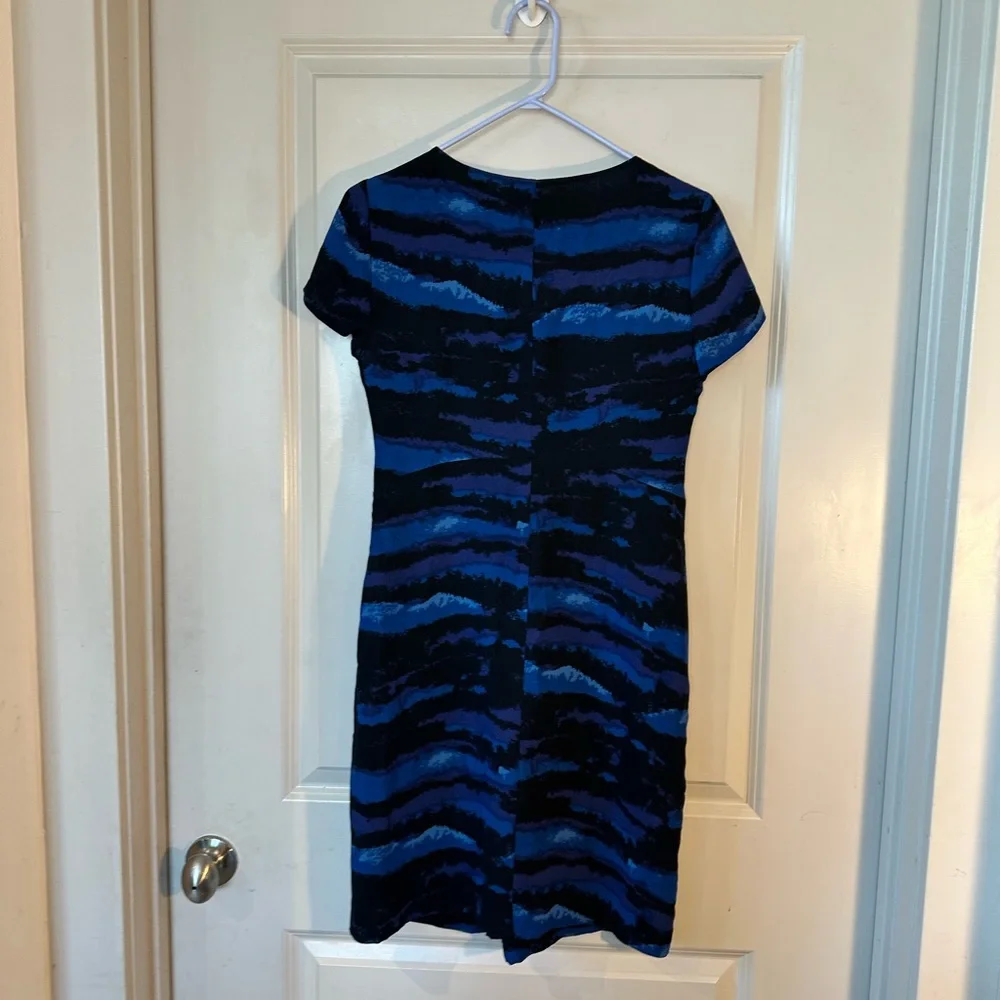 Tory Burch Kaoy Landscape Silk Blue & Black Knot Front V-Neck Shift Dress,Size 6